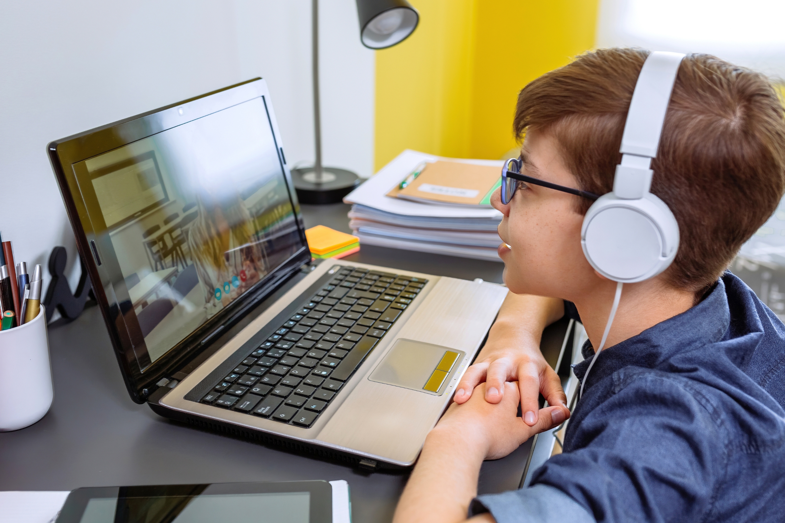 Online Classes During the Pandemic: The Real Pros and Cons of Remote Learning in the New Normal